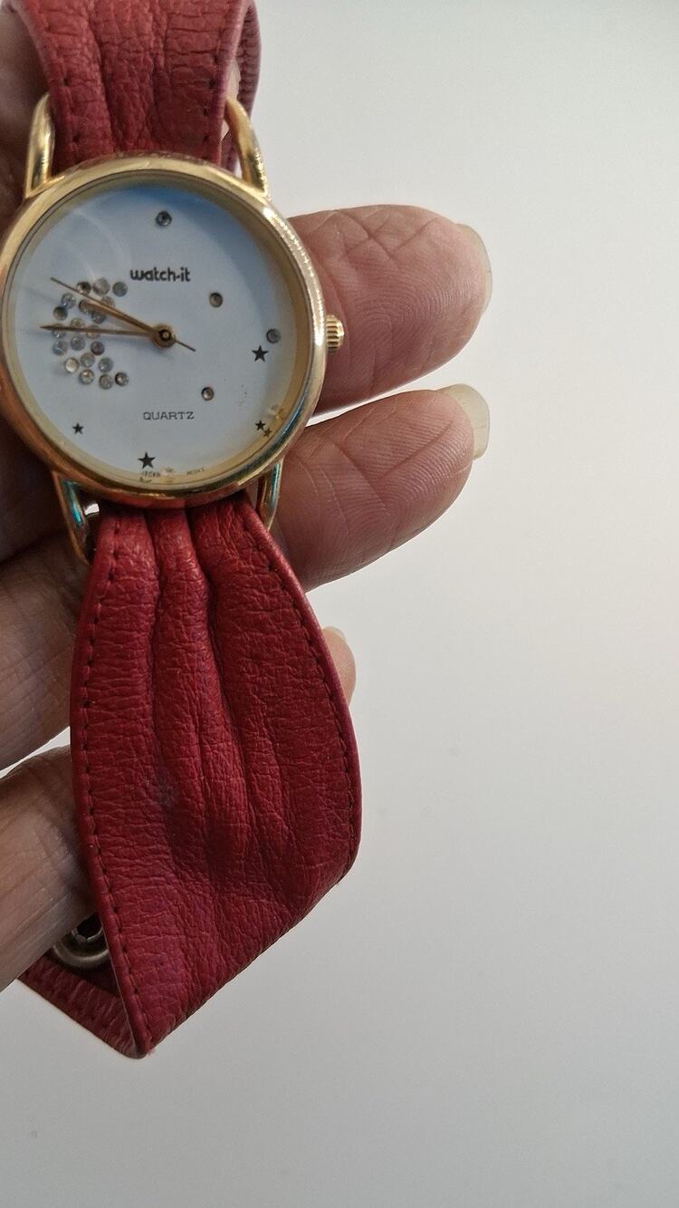 Vintage Watch-It Womens Gold Tone Celestial Watch Crescent Moon Stars Red